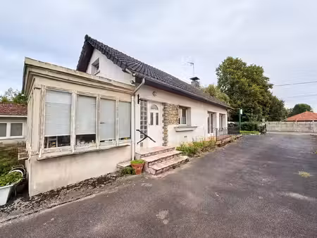 maison de plain pied avec un batiment de 300m2 sur une parce