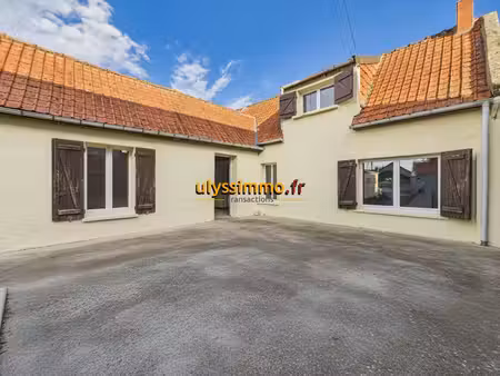 maison de 5 pièces avec garages et jardin