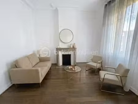 maison renovee en centre ville avec exterieur