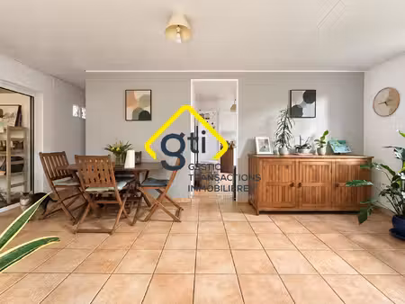 maison divisée en 2 logements loués à vendre à sainte-suzann