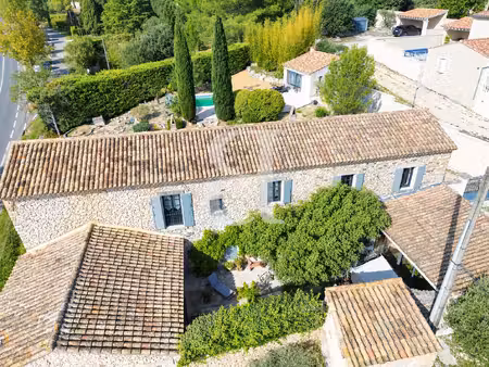 authentique mas avec piscine et dépendance à velleron
