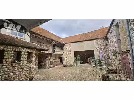 maison à blesmes de 137 m² comprenant cinq pièces dont trois chambres