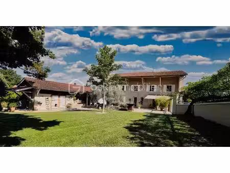 maison de 205 m² à eyzin-pinet