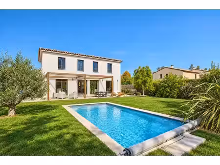 puyricard- belle  contemporaine  familiale avec piscine.
