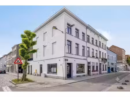 gerenoveerd herenhuis met handelszaak & kanaalzicht te koop
