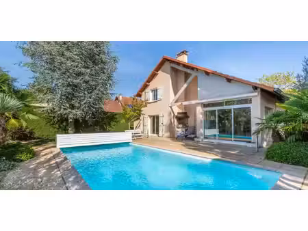 maison avec piscine la tour-de-salvagny (69)