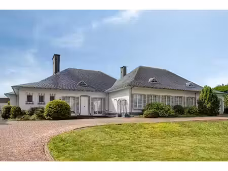 mooi gelegen landhuis te koop in meerbeke
