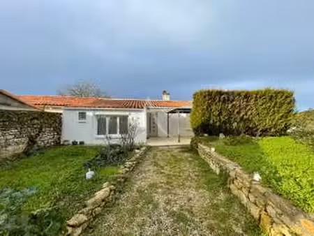 vente maison à saint-michel-en-l'herm (85580) : à vendre / 75m² saint-michel-en-l'herm