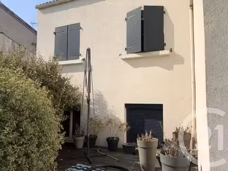 maison à vendre - 5 pièces - 146 60 m2 - saintes - 17 - poitou-charentes