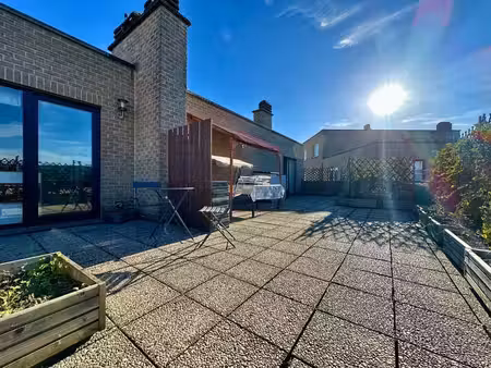 magnifique 2 chambres + grande terrasse