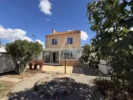vente maison aux brouzils (85260) : à vendre / 103m² les brouzils
