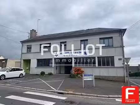 location bureaux et commerces à sourdeval (50150) : à louer / 131m² sourdeval