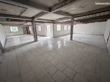 murs commerciaux 200 m² + appartement f2 38 m²