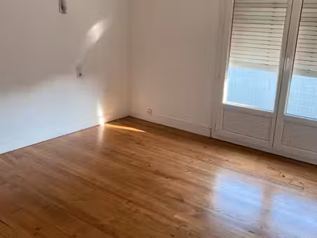 grand t2 lumineux avec balcon plein sud – centre-ville