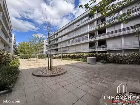 studio 1 pièce 31 m²