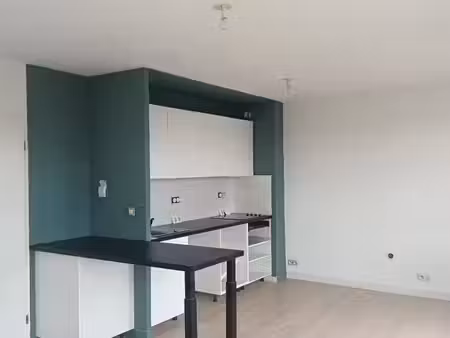 appartement t2 refait à neuf à caudebec les elbeuf– 51 m² – calme  lumineux  2 places de p