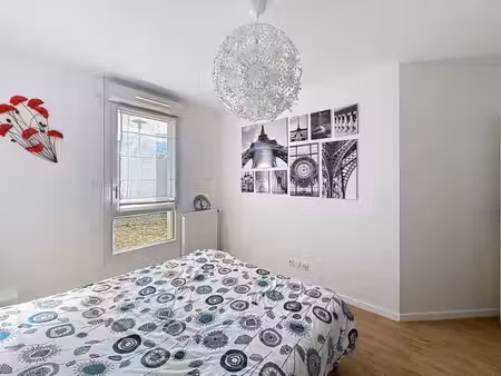 ecquevilly un appartement familial avec jardin comme une maison .