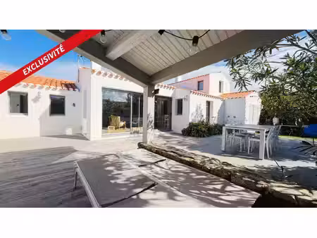 charme et authenticité pour cette maison entièrement rénovée dans le village de ker pierre