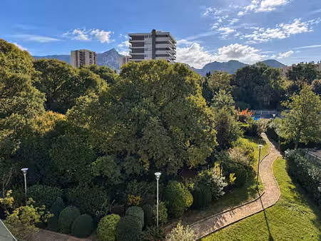appartement t3 de 56m² - terrasse  parking et box  piscine - marseille 13010