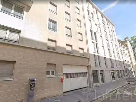 garage ferme - quartier sainte blandine / confluence