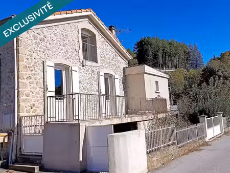 a saisir maison en pierre renovée au coeur du village de meyras