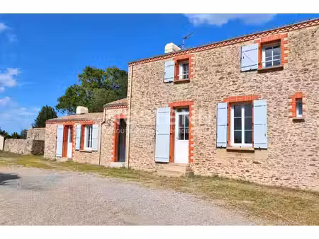 maison saint viaud 6 pièce(s) 142 m² - 900 m² de terrain