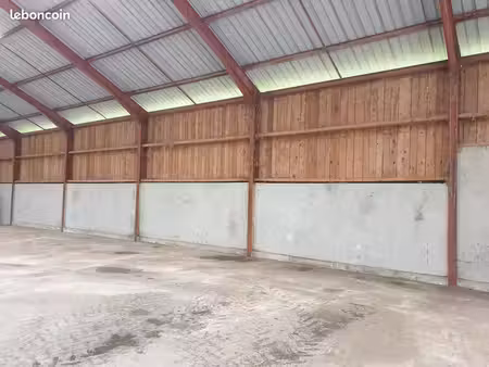 gardiennage / hivernage caravane  camping-car  voiture  bateau (bâtiment fermé)