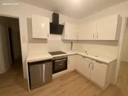t3 68 m² avec garage  très bon état  lumineux et vue dégagée