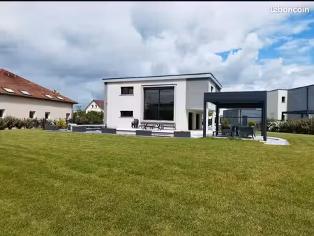 vends superbe villa avec piscine & pergola
