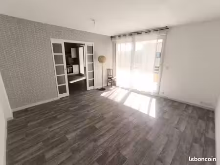 t4 lumineux 87 m² avec grand balcon oso  garage  cave et parking