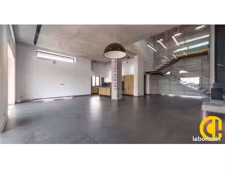 local 1 480 m²