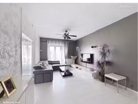 appartement 99m/carré vue château de crussol