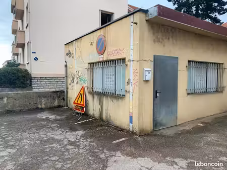 local commercial