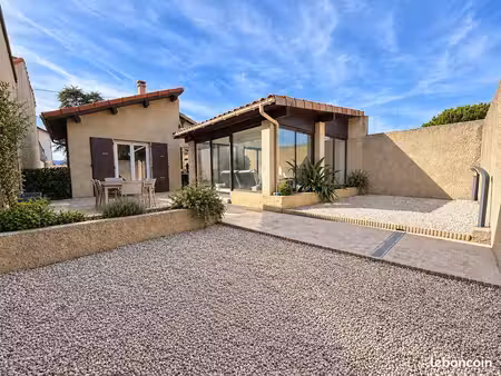 maison rénovée de plain-pied – 2 chambres – dépendance de 19 m² – extérieur sans vis-à-vis