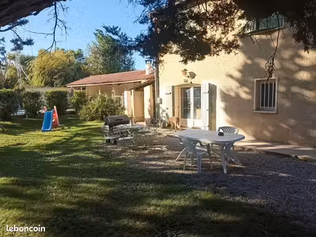 belle maison avec piscine