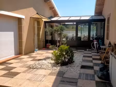 villa avec piscine de 200m2 +duplex de 40m2
