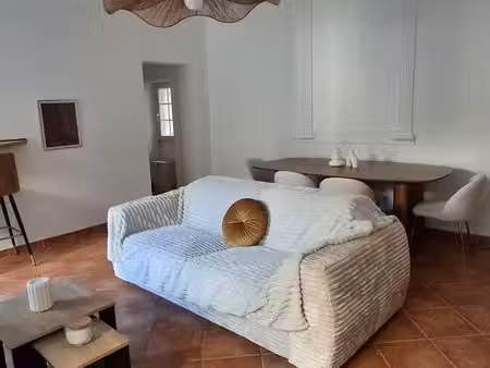 ? à louer – bel appartement meublé de charme avec grande terrasse – centre historique