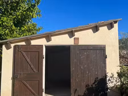 grand garage / local de stockage sécurisé 34 m² – nyons
