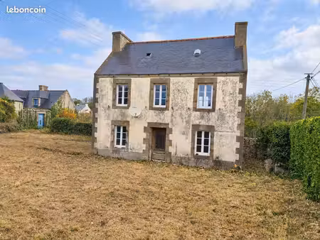 maison en pierre à rénover  à proximité de la plage du loc’h