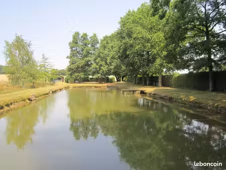 terrain de loisirs  plan d'eau +pré éventuel