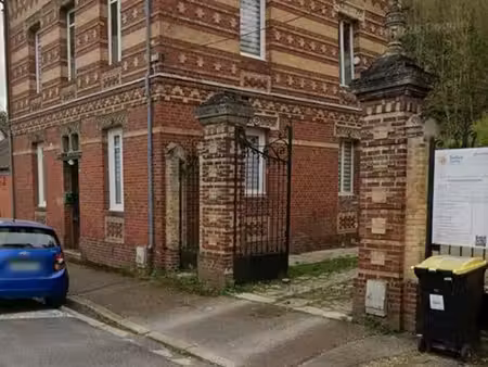 superbe demeure au centre des andelys avec jardin et bois