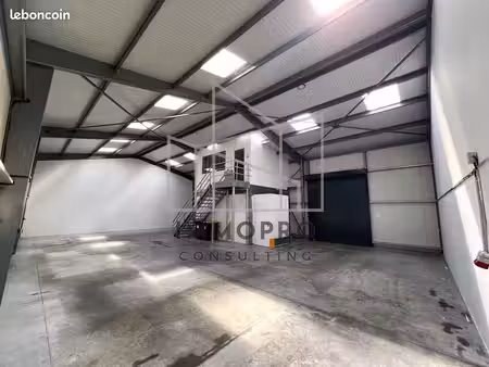 local 240 m² bourg-achard