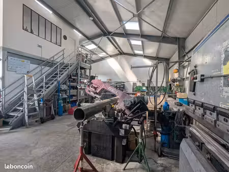 local d'activite 240 m² bourg achard