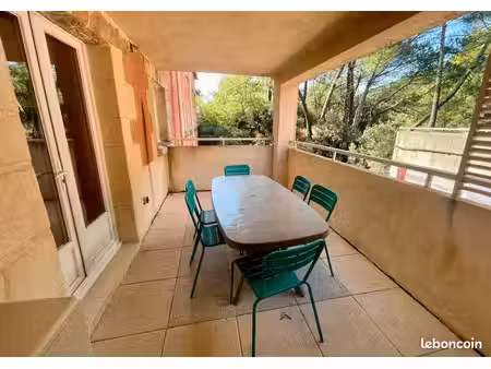 vends spacieux p4 dans résidence de standing avec piscine