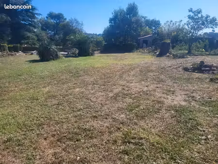 à vendre – superbe terrain de 1 229 m² : le charme de la campagne à deux pas du village ?