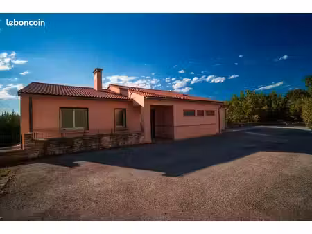 vends maison individuelle centre ville de barjac (gard)