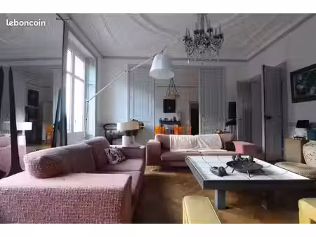 l’élégant appartement de maître de la seconde moitié du xixème  quartier du palais