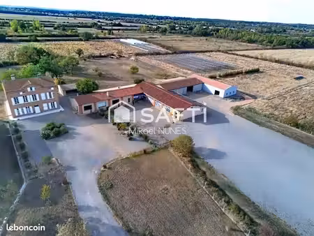 local 1553 m² plaisance-du-touch