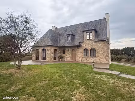 propriété 6 pièces 194 m²