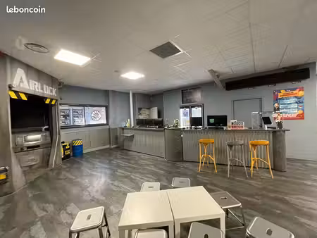 local commercial 648 m² brest